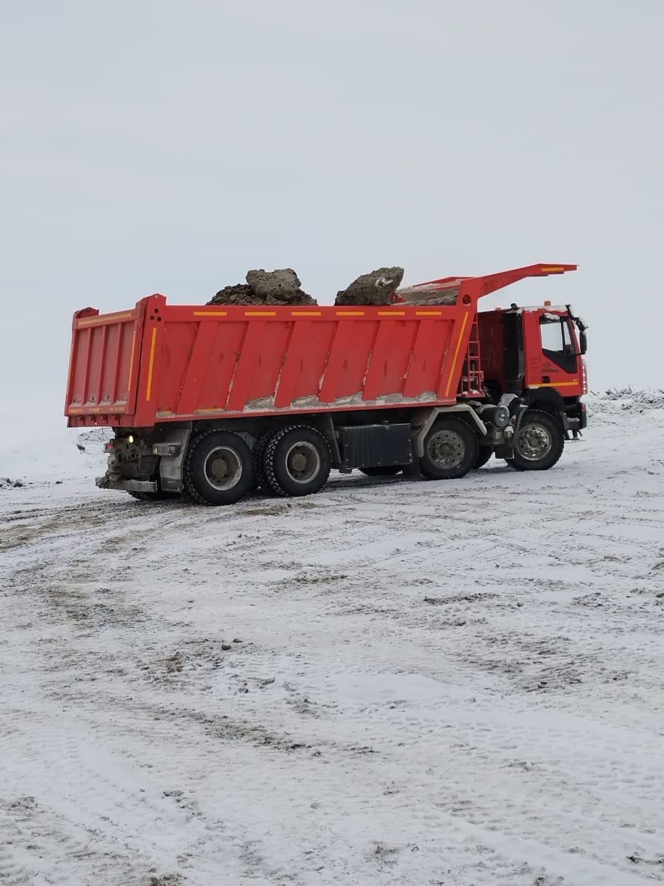 Наши силачи самосвалы АМТ трудятся на Чукотке